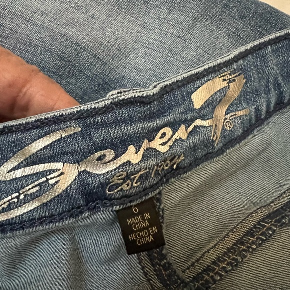 Seven7 Pearl Embellished Skinny Jeans Size 6 Distressed Stretch Denim - Picture 4 of 5